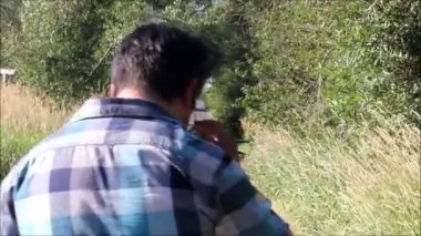 adam bir ülke yolda topallar