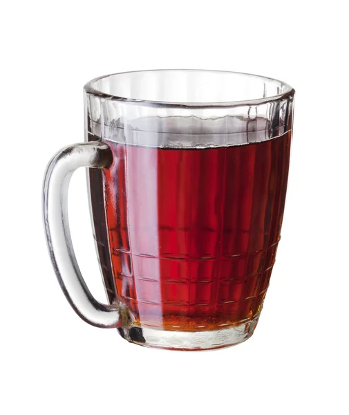 Cerveza oscura o kvass en el vaso aislado sobre el fondo blanco — Foto de Stock