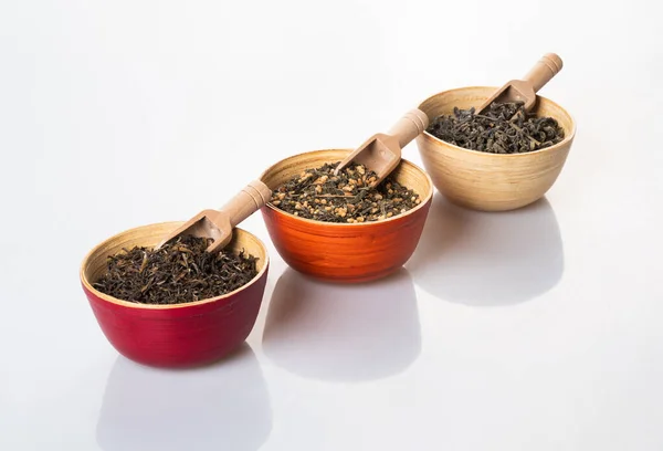 Grüner Tee Grüner Tee Mit Luftreis Hölzernen Tellern Mit Holzlöffeln — Stockfoto