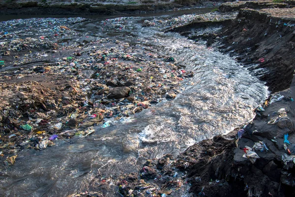 Resíduos Plásticos Rios Poluição Ambiente Imagem De Stock