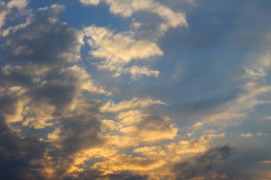 bir gündoğumu gökyüzü