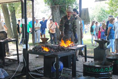 Demirci iş başında 