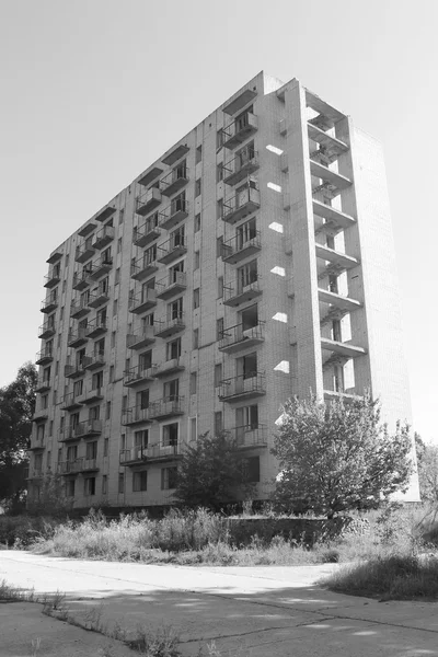 放棄された高層建物 — ストック写真