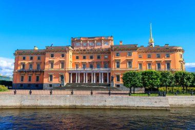 Mikhailovsky Kalesi ya da Mühendisler Kalesi, I. Paul 'un Rusya' nın başkenti Saint Petersburg 'da bulunan eski kraliyet konutudur.