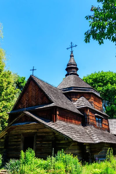 乌克兰基辅附近Pyrohiv Pirogovo 村的圣尼古拉古木制东正教教堂 — 图库照片