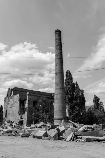 Ruínas Antiga Fábrica Abandonada Preto Branco Tom — Fotografia de Stock