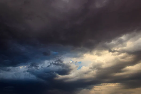 Duistere Storm Wolken Lucht Voor Onweer Regen Dramatische Lucht Achtergrond — Stockfoto