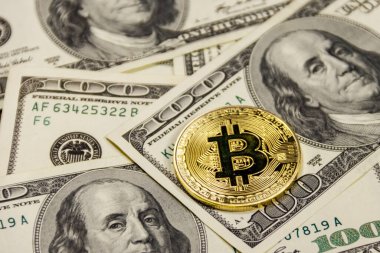 Yüz dolarlık banknotlarda altın bitcoin