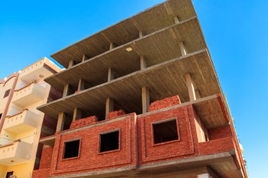 İnşaat halindeki bir ev