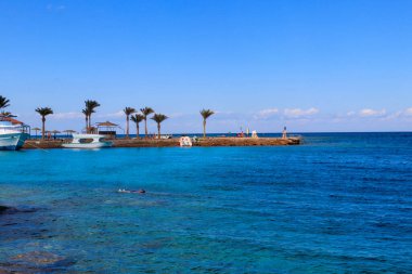 Mısır 'ın Hurghada sahilindeki Kızıl Deniz manzarası