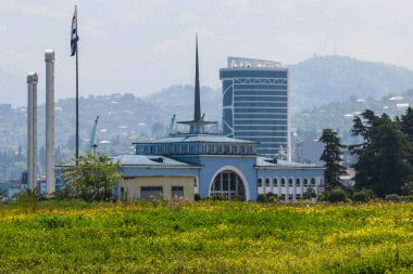 Batumi deniz istasyonu inşaatı. Gürcistan 'ın Karadeniz kıyısındaki Batumi limanındaki Feribot Terminali.
