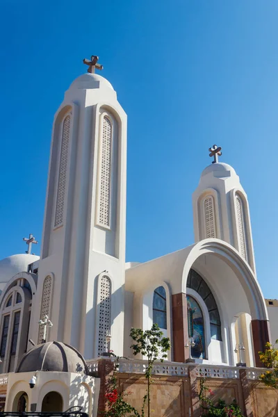 Фасад Коптской Православной Церкви Хургаде Египет — стоковое фото
