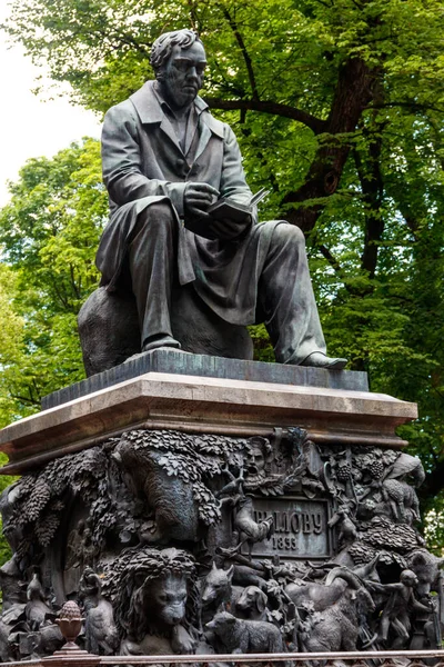 Monument Över Ivan Krylov Gamla Stadsparken Sommarträdgård Sankt Petersburg Ryssland — Stockfoto