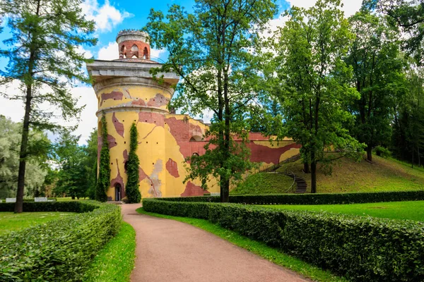 Torre Ruina Parque Catherine Tsarskoye Selo Pushkin Rusia —  Fotos de Stock