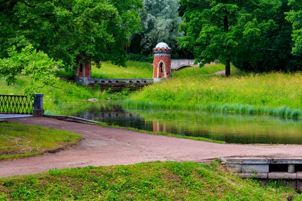 Cascada Roja Turca Con Dos Torretas Parque Catherine Tsarskoye Selo — Foto de Stock