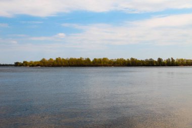 Dinyeper nehrinin manzarası