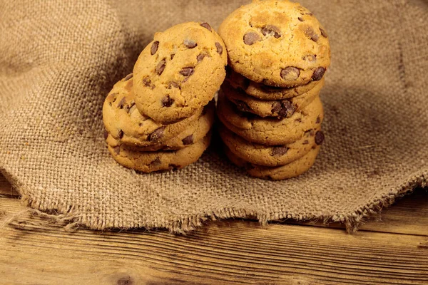 Choklad Chip Cookies Träbord — Stockfoto