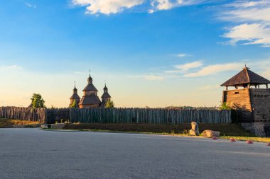 Ukrayna, Zaporizhia 'daki Khorytsia adasında Ortaçağ ahşap Zaporozhian Sich' i