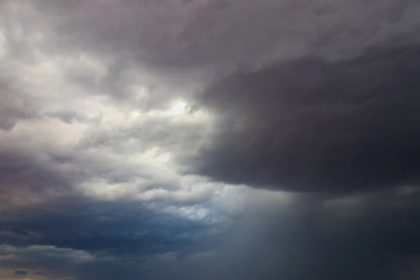 Duistere Storm Wolken Lucht Voor Onweer Regen Dramatische Lucht Achtergrond — Stockfoto