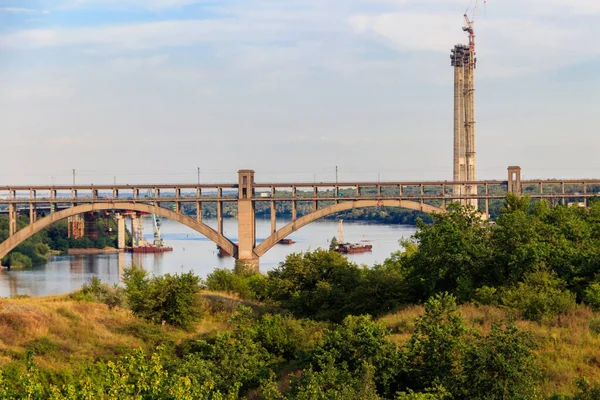 Jembatan Preobrazhensky Menyeberangi Sungai Dnieper Pulau Khortytsia Zaporizhia Ukraina — Stok Foto