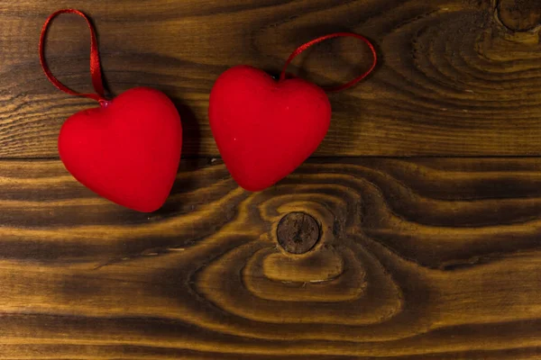 Два Красных Сердца Деревянном Фоне Вид Сверху Пространство Копирования — стоковое фото