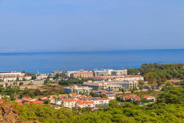 Vista Cidade Kemer Uma Costa Mar Mediterrâneo Província Antalya Turquia — Fotografia de Stock