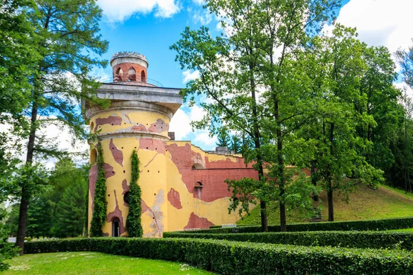 Torre Ruina Parque Catherine Tsarskoye Selo Pushkin Rusia —  Fotos de Stock