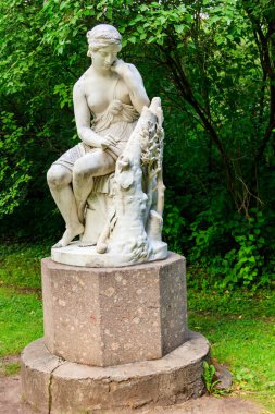 Rusya Pavlovsk Parkı 'ndaki Erminia mermer heykeli
