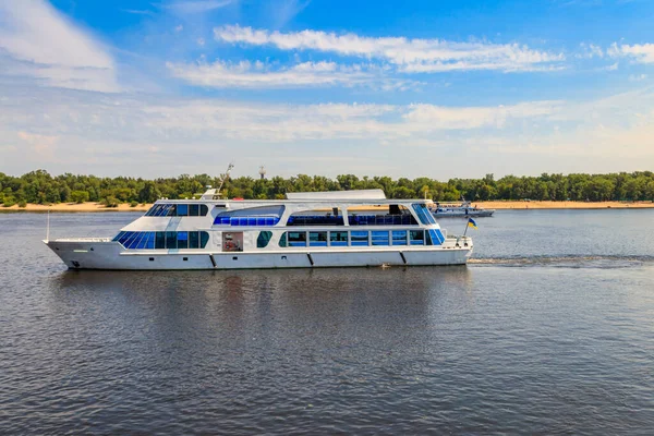 Toeristisch Schip Varen Rivier Dnjepr Kiev — Stockfoto