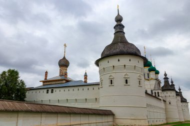 Rostov Kremlin 'in mimari topluluğu Rostov Veliky, Rusya' da. Rusya 'nın altın yüzüğü