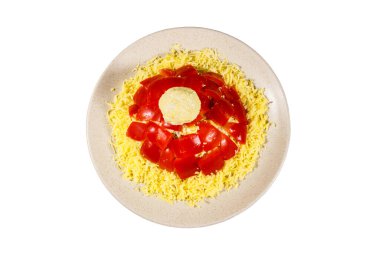 Noel salatası Noel Baba şapkası beyaz arka planda izole edilmiş.