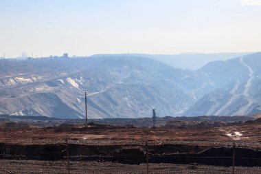 Sabah sisli demir cevheri ocağı manzarası