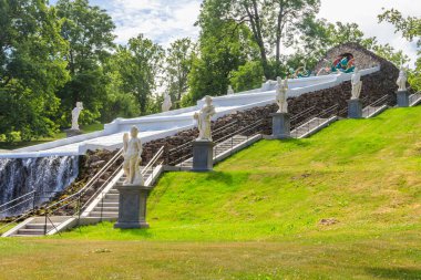 St. Petersburg, Rusya 'daki Peterhof alt parkında 