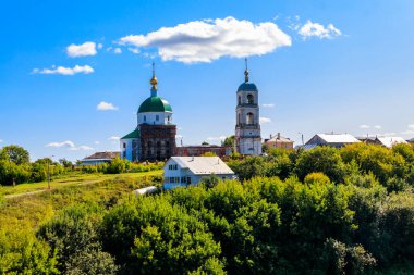 Murom, Rusya yakınlarındaki Karacharovo köyündeki Kutsal Üçlü Kilisesi.
