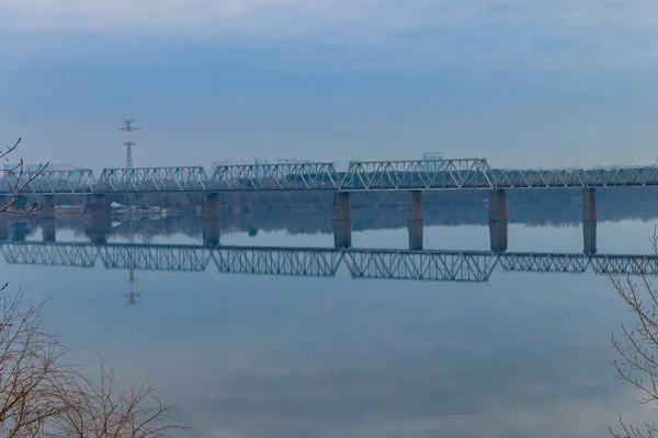 Vista Del Puente Ferrocarril Petrivskiy Través Del Río Dniéper Kiev — Foto de Stock