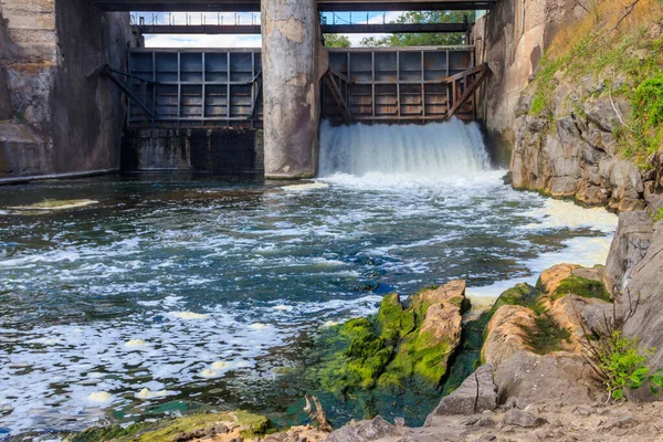 Flowing Water Water Spray Open Sluice Gates Small Dam — Stock Photo, Image