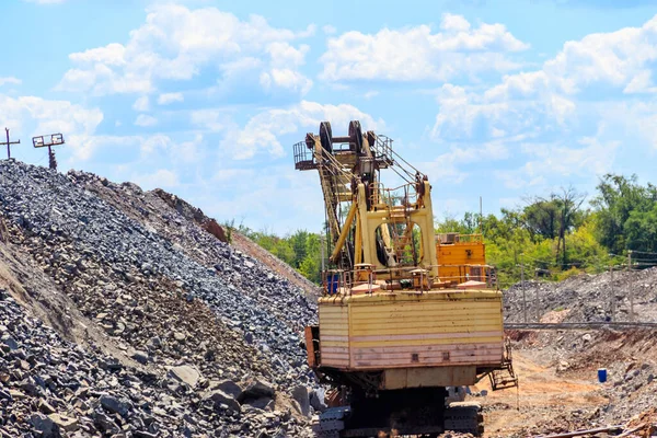 Gran Excavadora Que Trabaja Cantera Mineral Hierro Industria Minera — Foto de Stock