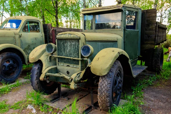 Rusty Sovjetiska Retro Lastbilar Friluftsmuseet För Folkarkitektur Och Folkways Middle — Stockfoto