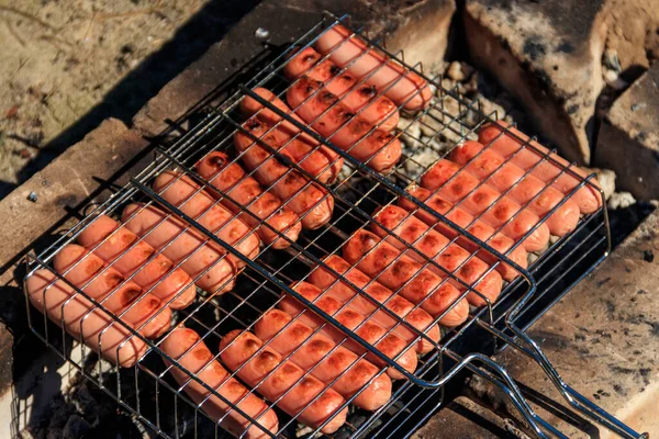 Griller Les Saucisses Dans Barbecue Cuire Sur Feu Camp — Photo