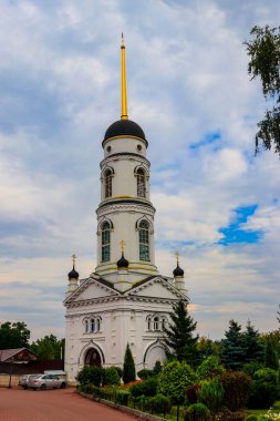 Zadonsk, Rusya 'daki St. Tikhon Dönüşüm Manastırı' nın çan kulesi.