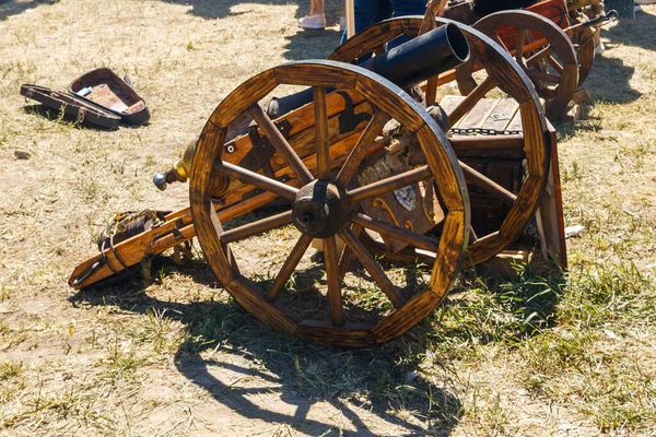 Παλιά Κανόνι Στο Πάρκο Της Πόλης — Φωτογραφία Αρχείου