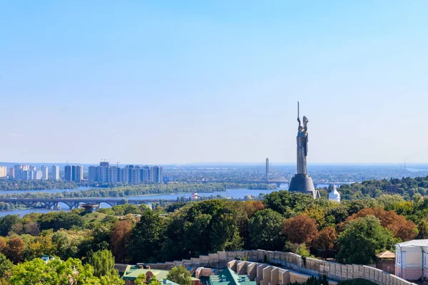 Vista Monumento Pátria Rio Dnieper Kiev Ucrânia Cidade Kiev — Fotografia de Stock