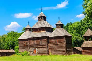 Ukrayna 'nın Kiev kenti yakınlarındaki Pyrohiv (Pirogovo) köyündeki antik ahşap Ortodoks Başkalaşım Kilisesi