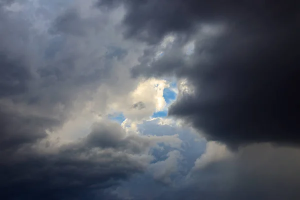 Duistere Storm Wolken Lucht Voor Onweer Regen Dramatische Lucht Achtergrond — Stockfoto