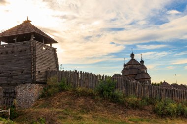 Ukrayna, Zaporizhia 'daki Khorytsia adasında Ortaçağ ahşap Zaporozhian Sich' i