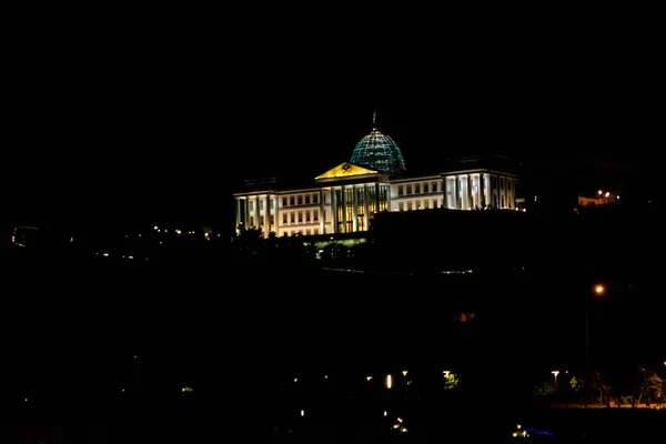 Vista Noturna Sobre Palácio Presidencial Tbilisi Geórgia — Fotografia de Stock