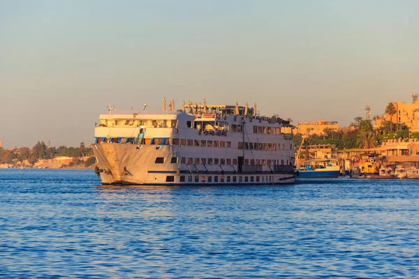 Cruiseschip Varen Nijl Egypte — Stockfoto