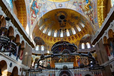 Rusya 'nın Kronstadt kentindeki St. Nicholas Ortodoks Donanma Katedrali' nin içinde.