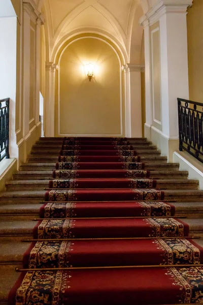 Red Carpet Staircase Luxury Interior — Stock Photo, Image