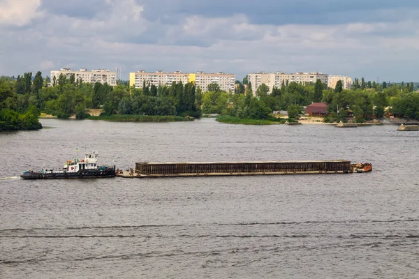 Barge Lebegő Dnyeper Folyó Ukrajnában — Stock Fotó